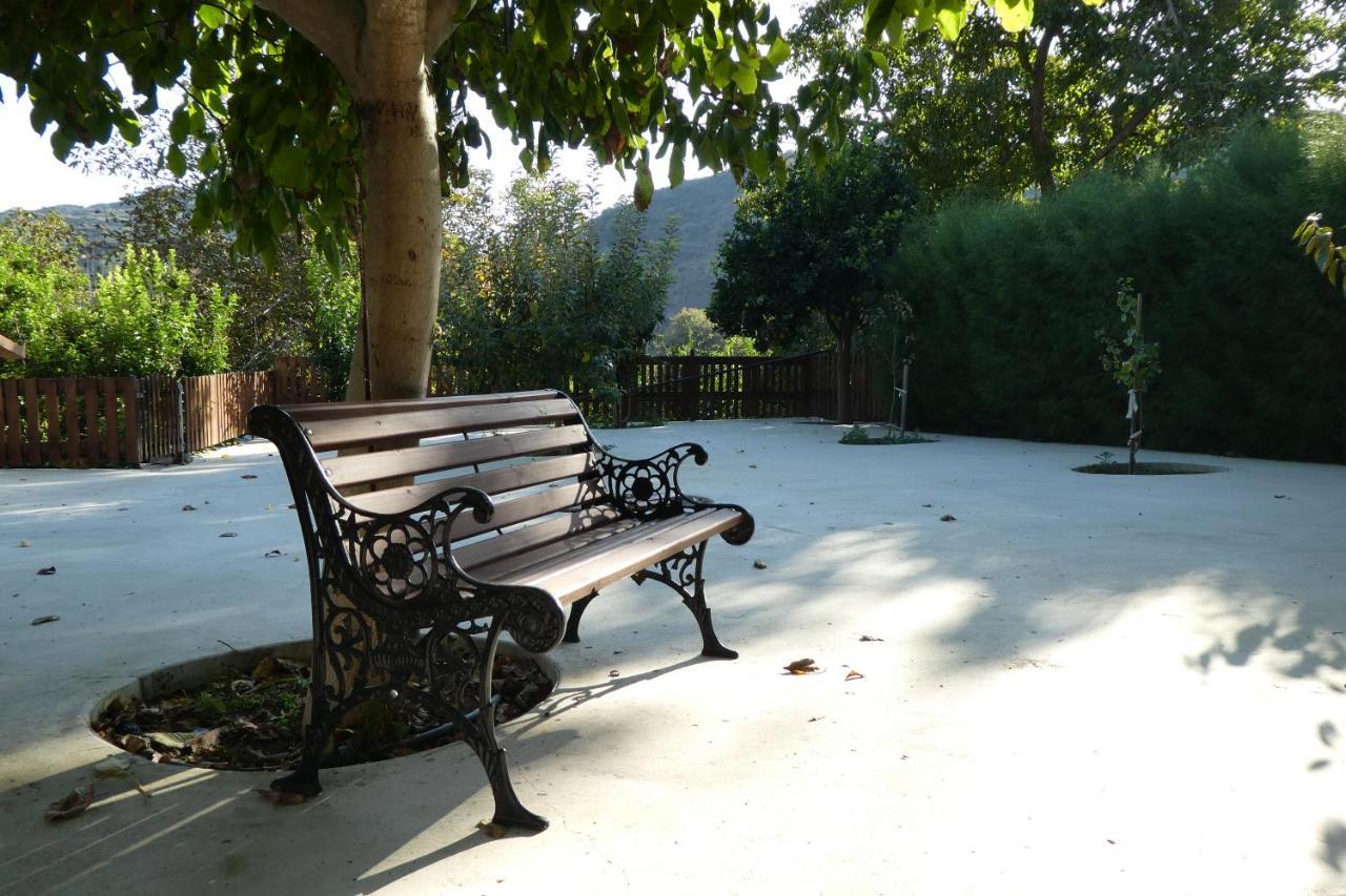 Lola's Cottage&Garden Kalokhorio Extérieur photo
